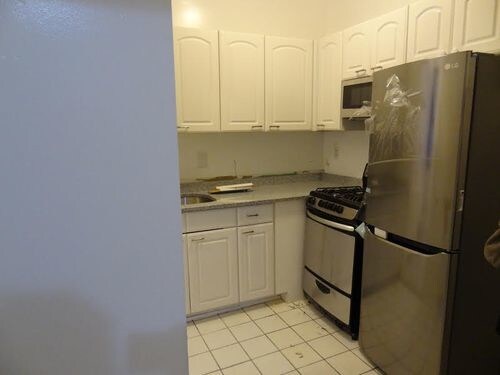 Foto del edificio - 516 E 80th St