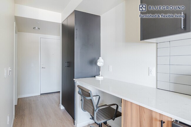 Foto del edificio - 18004 Midvale Ave N