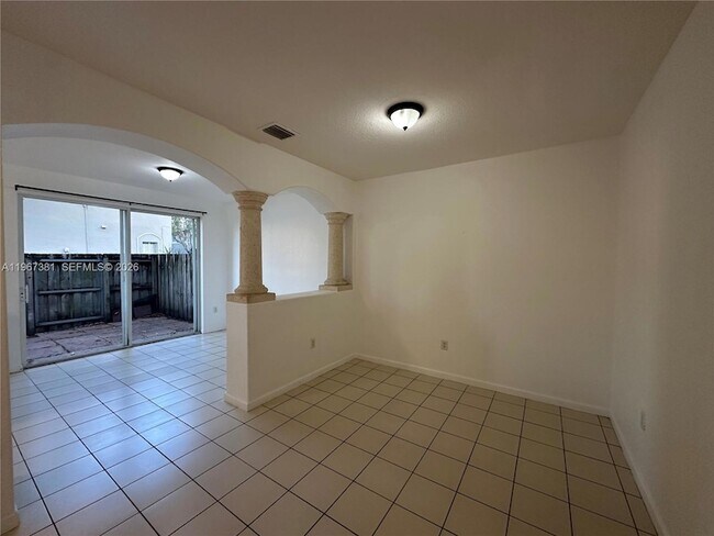 Foto del edificio - 2615 SE 15th Pl