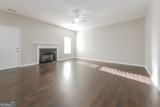 Foto del edificio - 548 Rosalind Terrace