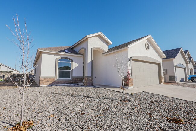 Building Photo - 1020 Indigo Sky St