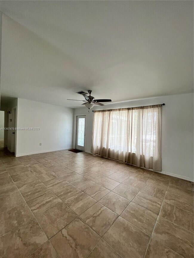 Foto del edificio - 2730 Auburn Blvd