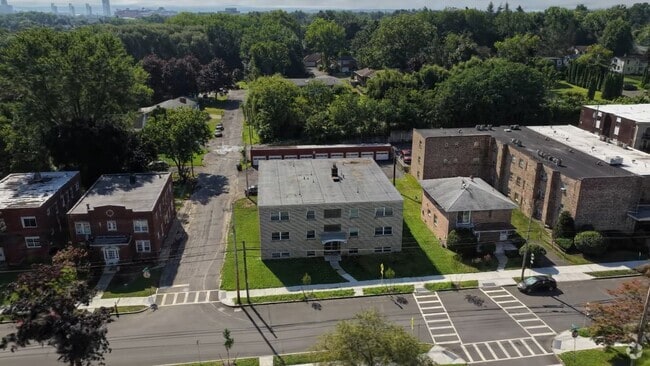  - 187 S Allen St