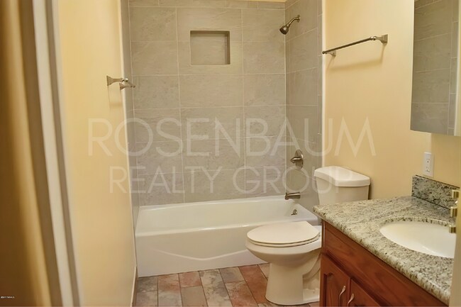 Building Photo - 2119 E Water St