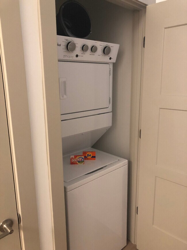 Foto del edificio - 13303 Ballantyne Corporate Pl