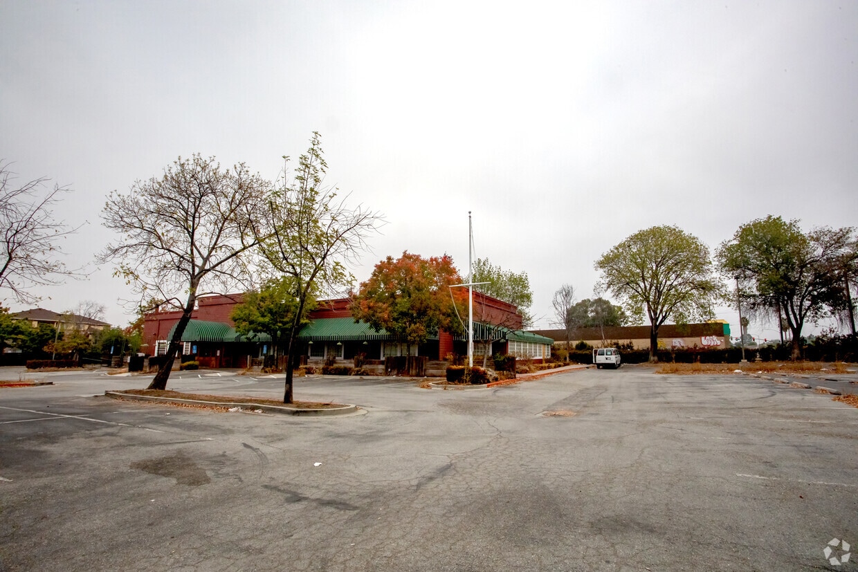 10-10-2022 Proposal - The View at Blossom Hill Apartments