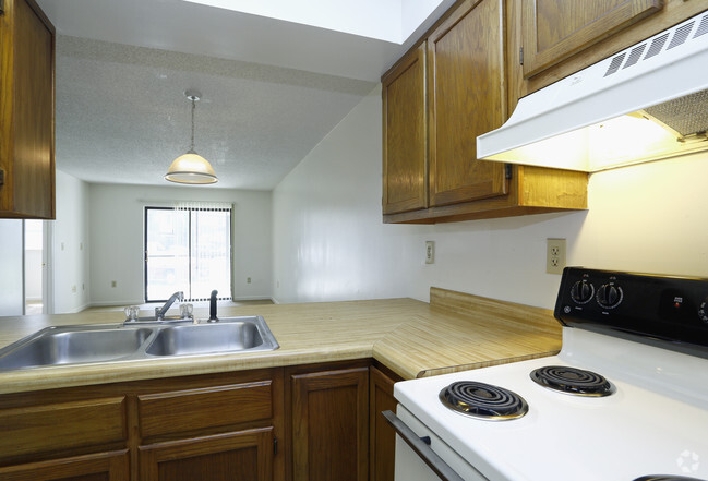 2HAB, 2BA - 889 Ft² ¡Primer techo de la cocina - Ashley Park Apartments