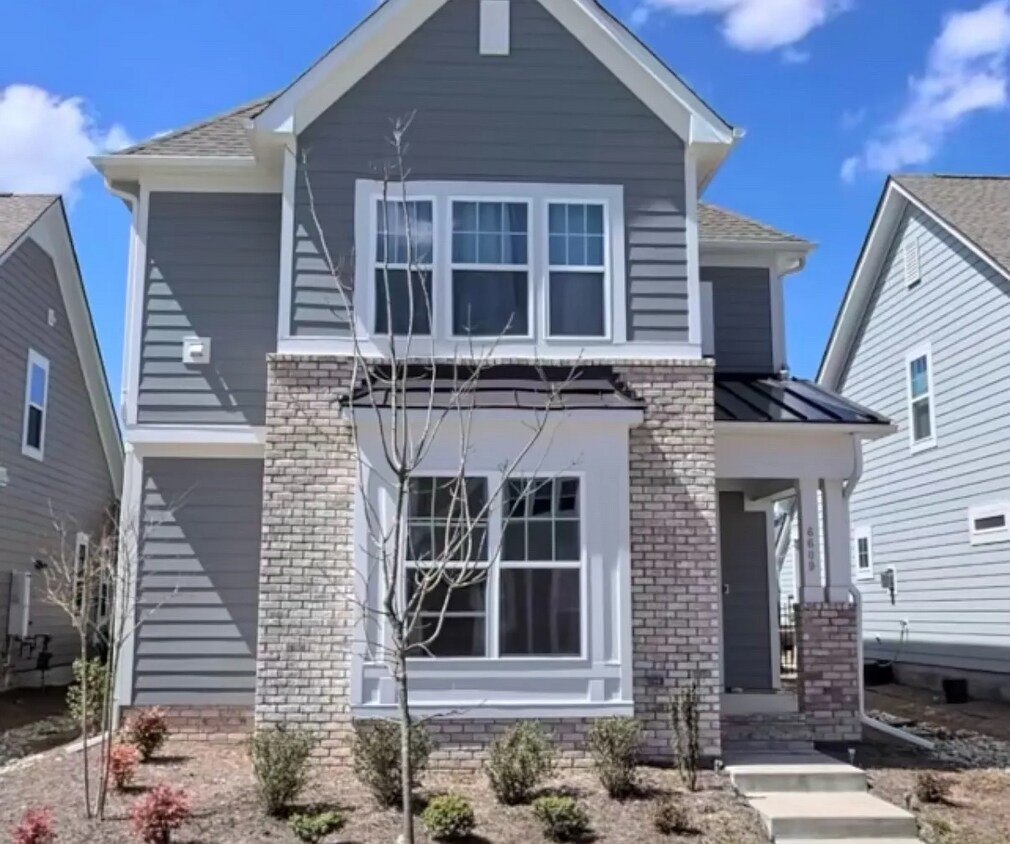 Foto principal - 6609 Enrichment Ln