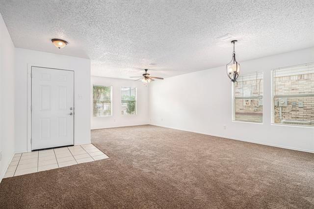 Foto del edificio - 8713 Garden Springs Dr