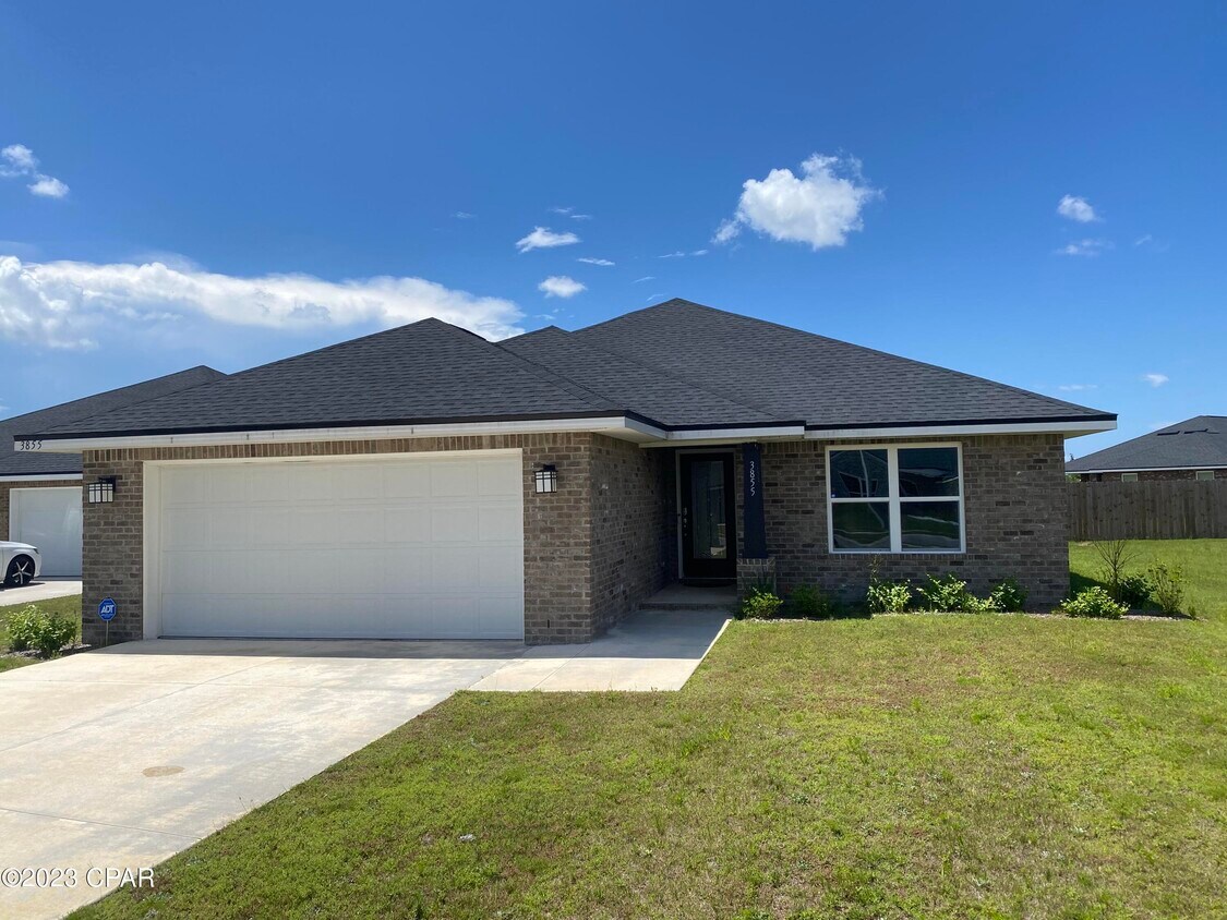 Foto principal - 3855 Heartwood St