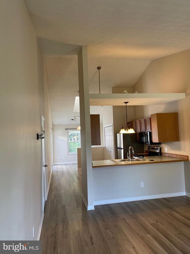 Foto del edificio - 5 Fieldcrest Dr