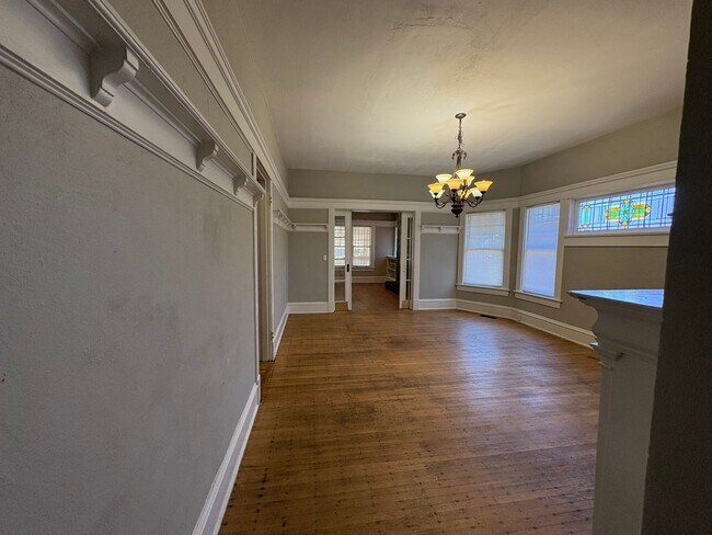 Building Photo - 2585 Napier Ave