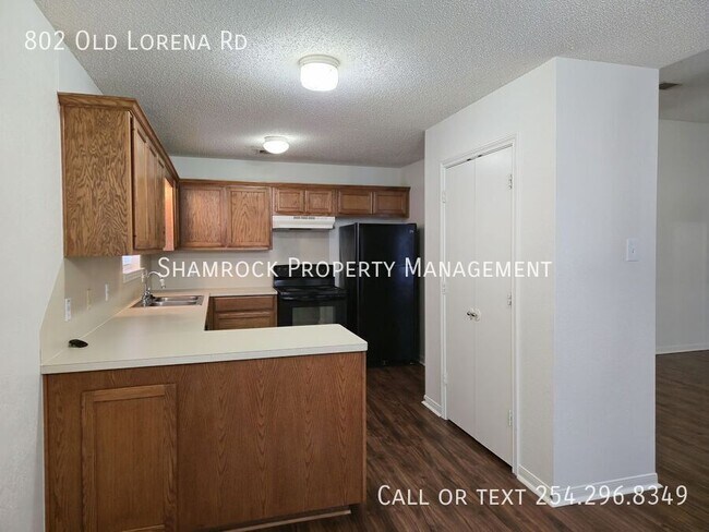 Building Photo - Lorena ISD Duplex