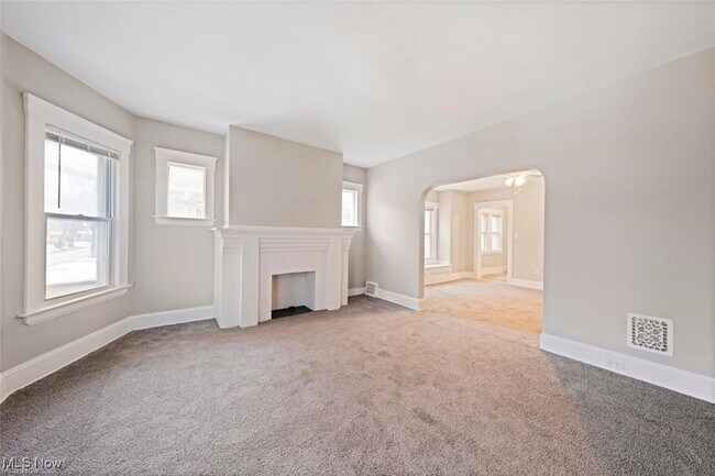 Building Photo - 2016 W 85th St