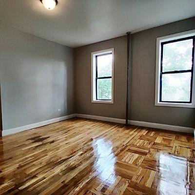 Foto del edificio - 2 bedroom in BRONX NY 10453