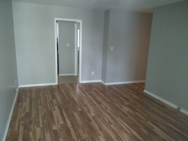 Building Photo - 5249 Yucatan Dr