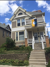 Building Photo - 1832 N Warren Ave