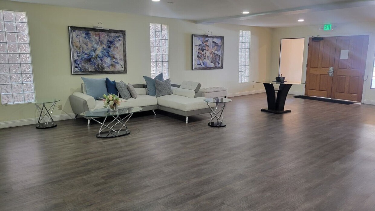 Foto principal - 4521 Colbath Ave