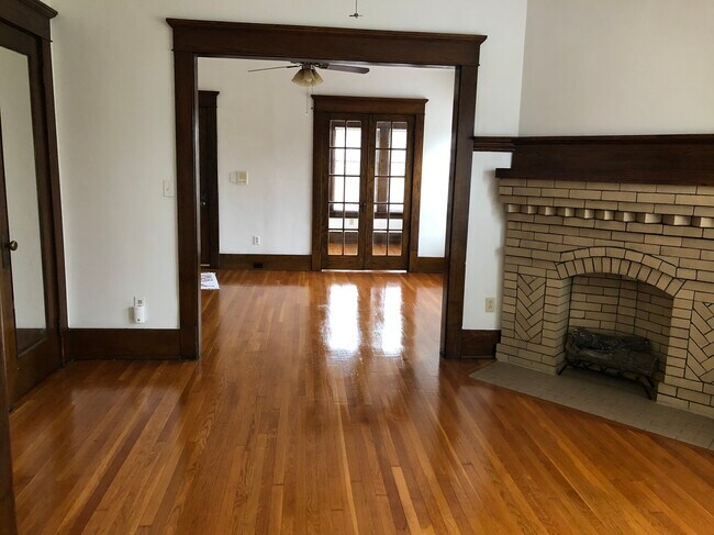 Dinning / Living /Sun Rooms - 261 E 6th St