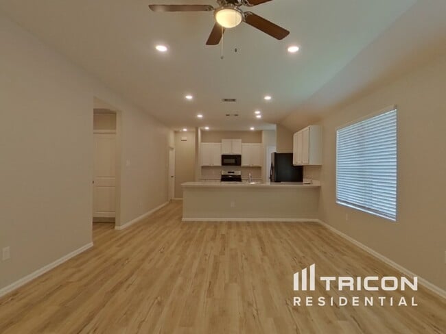 Foto del edificio - 10511 Pineland Dr