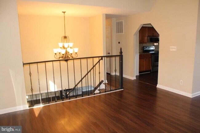 Building Photo - 4514 Vicky Ln