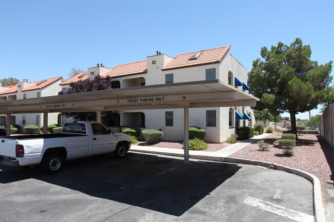 Foto principal - Newport Cove Condominiums
