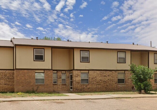 Building Photo - 100 NE 4th