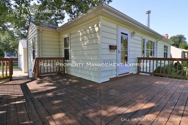 Building Photo - 1101 W Sunset Dr