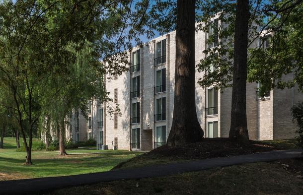 Lakeside North Apartments