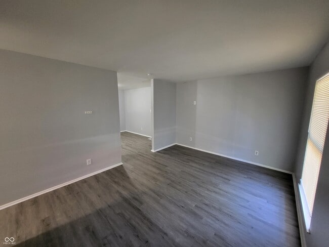 Foto del edificio - 4113 Diller Dr