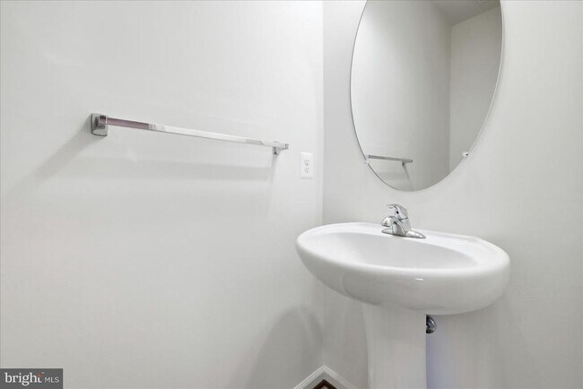 Foto del edificio - 117 Rotunda Dr