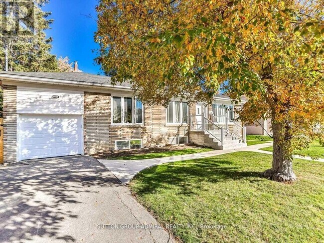 Building Photo - 17 Dorchester Dr