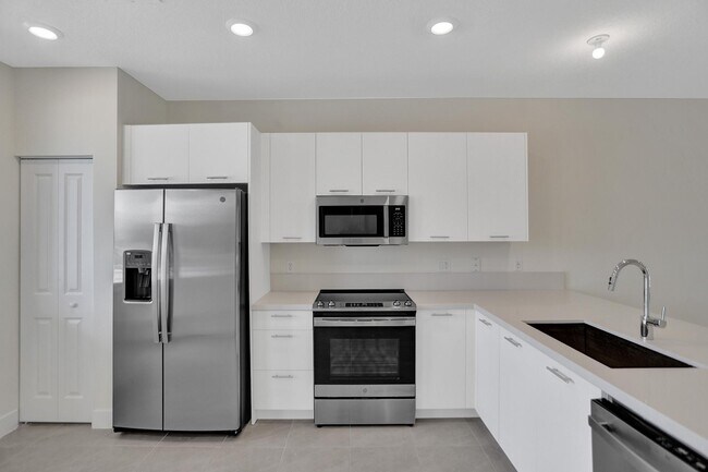 Building Photo - 10300 NW 66th St