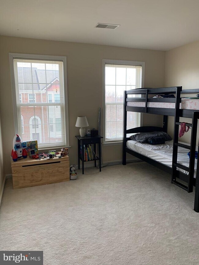 Building Photo - 4012 Timber Oak Trl