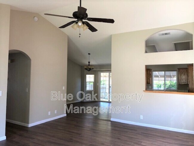 Building Photo - 2158 Robailey Dr