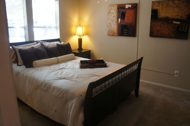 Foto del edificio - 3524 Greystone Dr