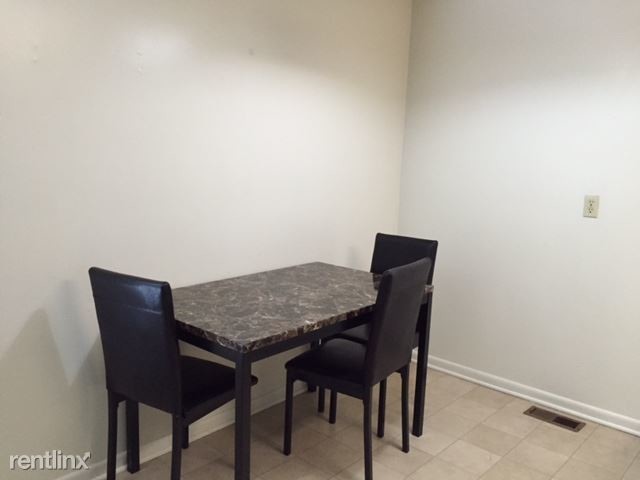 Foto del edificio - 320 E University St