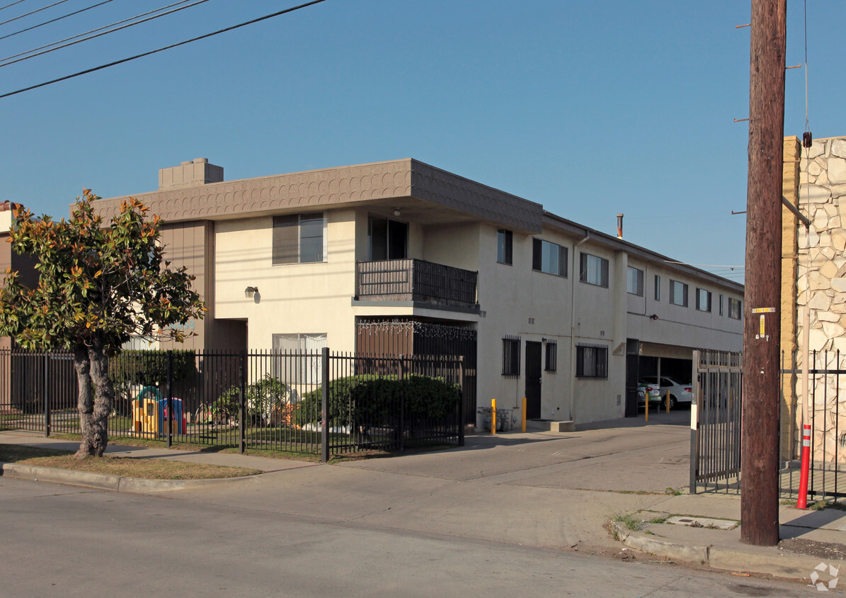 Foto principal - 18458 S Normandie Ave