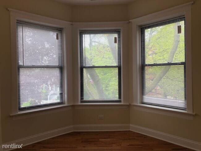 Building Photo - 1303 W Columbia Ave