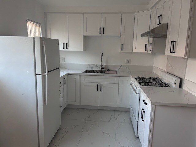 Foto del edificio - 236 Monterey Rd