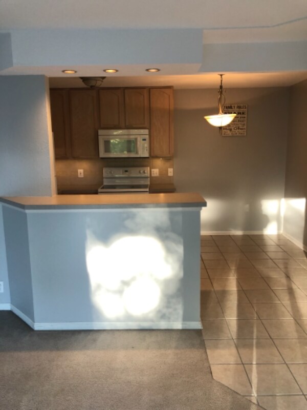 2807 Pembroke Ln Unit 21A, Saint Joseph, MO 64506 Condo for Rent in