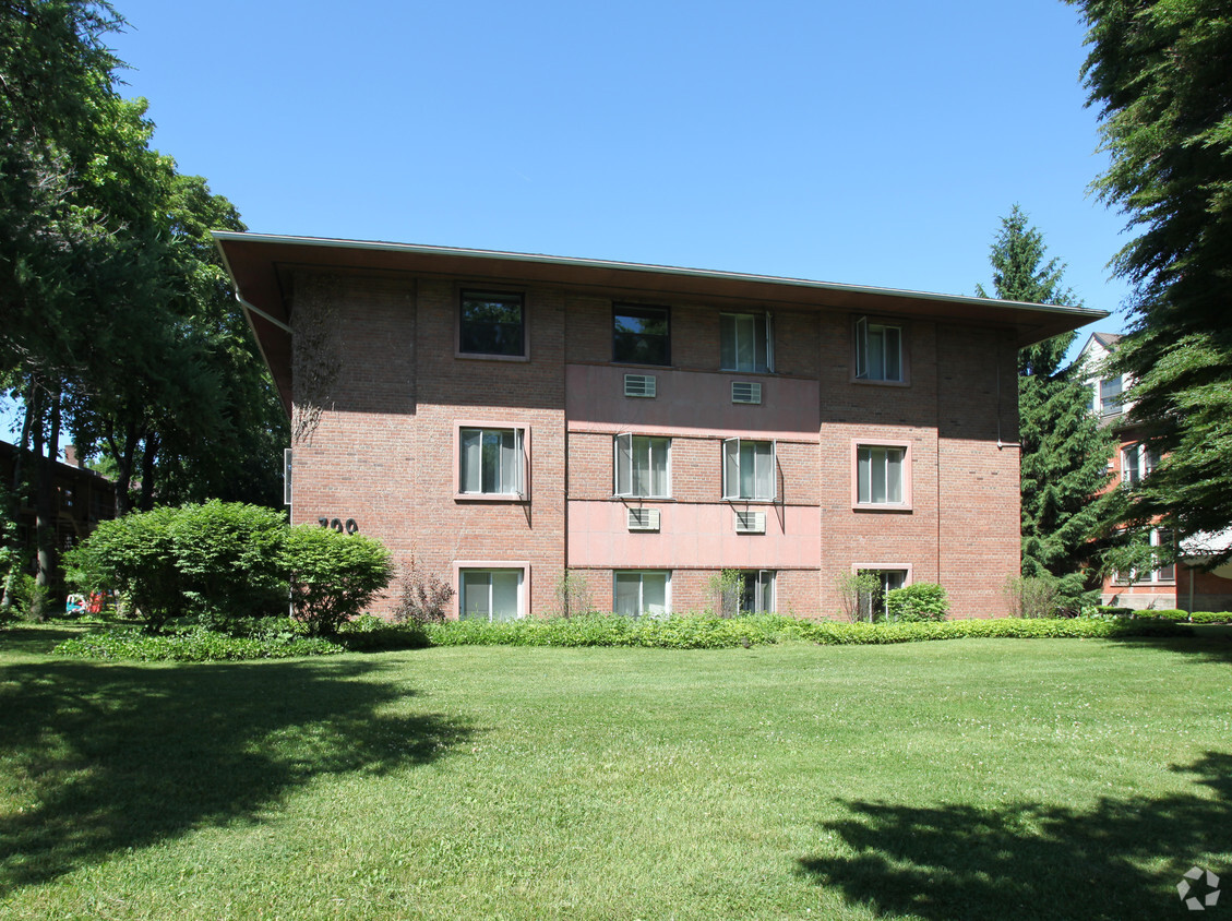 Building Photo - 700 East Ave
