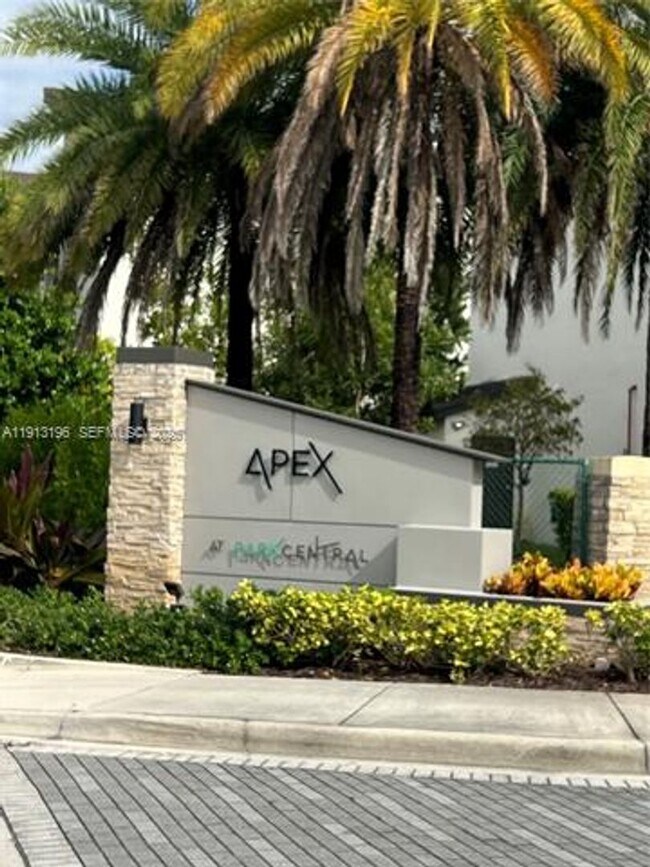 Foto del edificio - 7925 NW 104th Ave