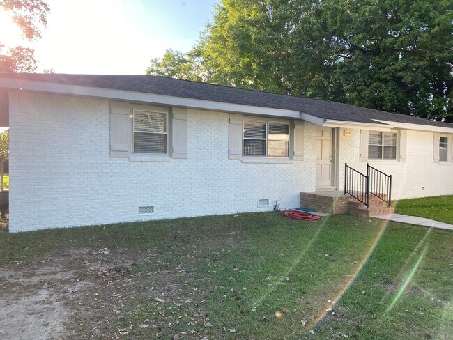 Building Photo - 108 S Beech St