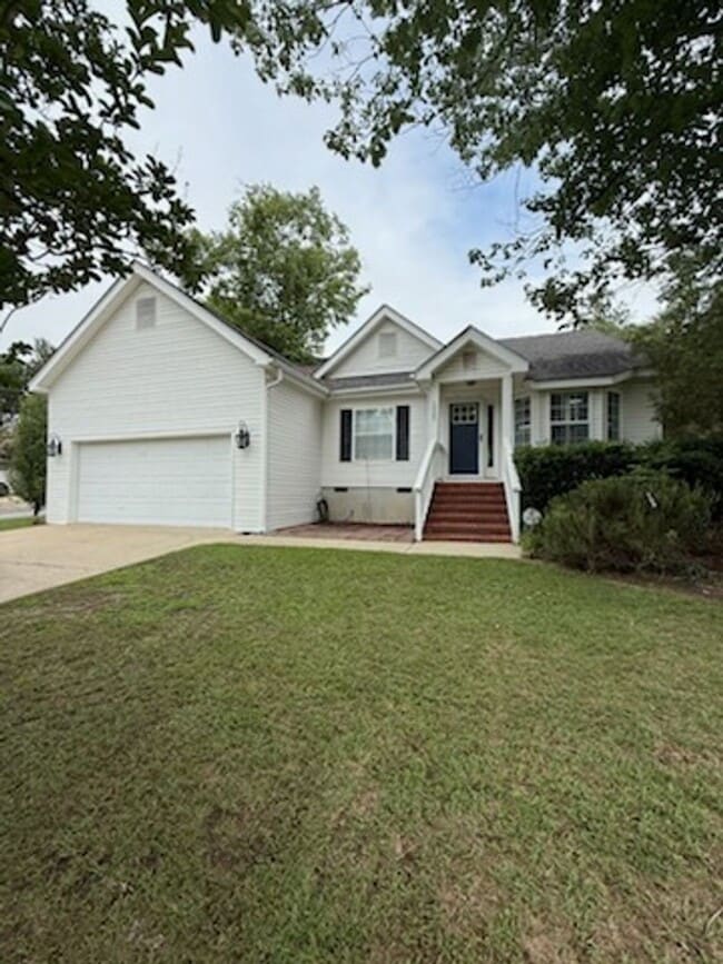 Building Photo - 1325 Parkwood Dr