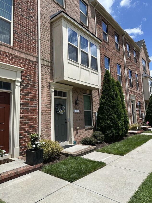 Foto principal - 882 S Macon St