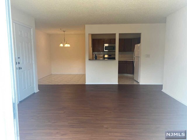 Building Photo - 354 Cottonwood Way