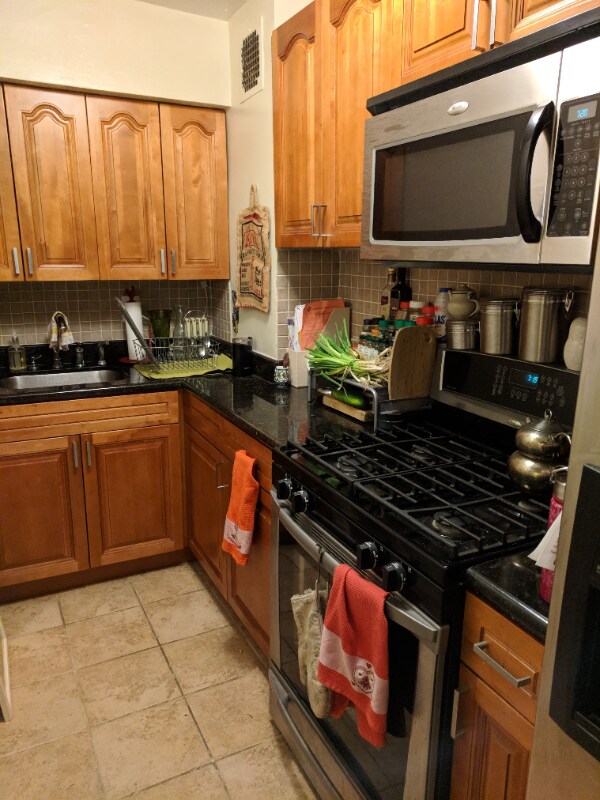 Foto del edificio - 6610 Thornton Pl