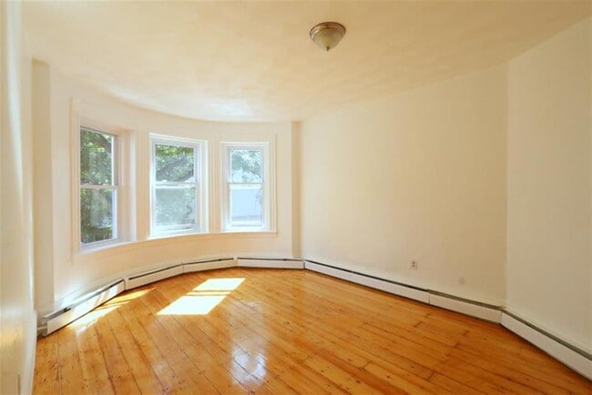 Building Photo - 117 Harvard St
