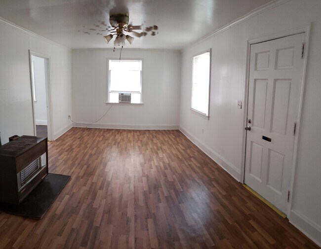 Building Photo - 1606 Meadowbrook Cir